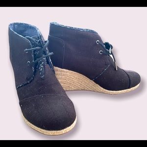 2/$30 bundle TOMS Linen Wedge Shoes
